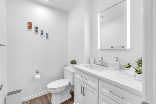 5-2382 Parkway Boulevard, Coquitlam, BC - Indoor Photo Showing Bathroom