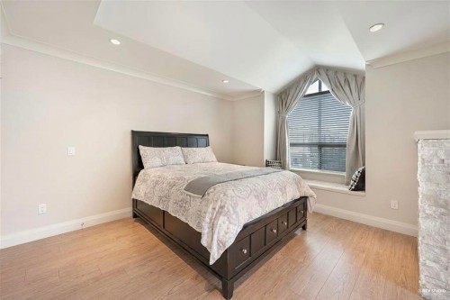 1436 Bewicke Avenue, North Vancouver, BC 