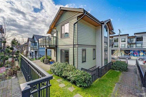 1436 Bewicke Avenue, North Vancouver, BC 