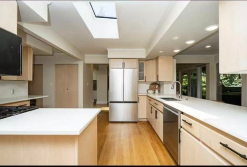 3841 Bayridge Avenue, West Vancouver, BC 