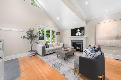 396 Keith Road E, North Vancouver, BC 