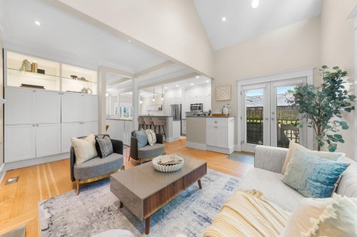 396 Keith Road E, North Vancouver, BC 