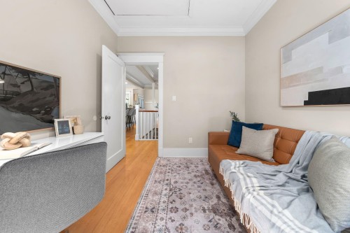 396 Keith Road E, North Vancouver, BC 