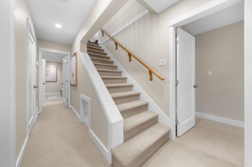 396 Keith Road E, North Vancouver, BC 