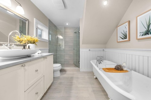 396 Keith Road E, North Vancouver, BC 