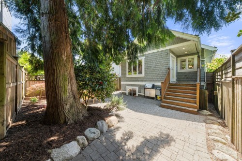396 Keith Road E, North Vancouver, BC 