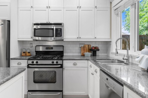 396 Keith Road E, North Vancouver, BC 