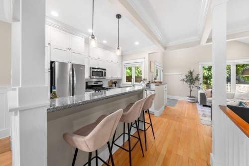 396 Keith Road E, North Vancouver, BC 
