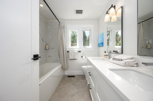 5544 Woodchuck Place, North Vancouver, BC 