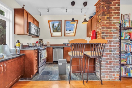 2636 Prince Albert Street, Vancouver, BC - Indoor Photo Showing Kitchen