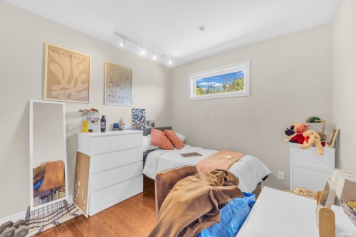 2636 Prince Albert Street, Vancouver, BC - Indoor Photo Showing Bedroom