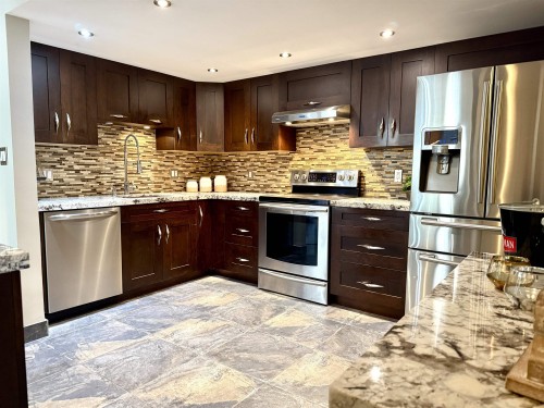 1124 Orr Drive, Port Coquitlam, BC - Indoor Photo Showing Kitchen With Upgraded Kitchen
