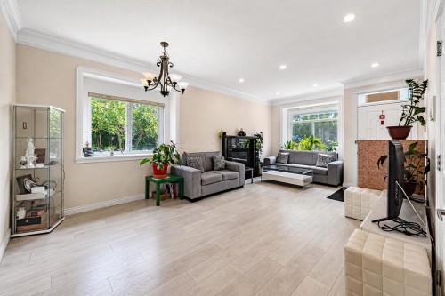 6890 Koala Crescent, Burnaby, BC 