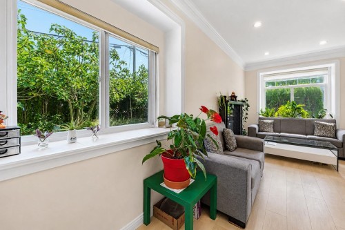 6890 Koala Crescent, Burnaby, BC 