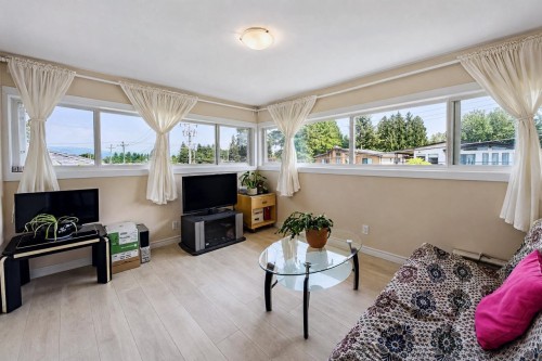 6890 Koala Crescent, Burnaby, BC 