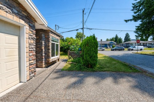 6890 Koala Crescent, Burnaby, BC 