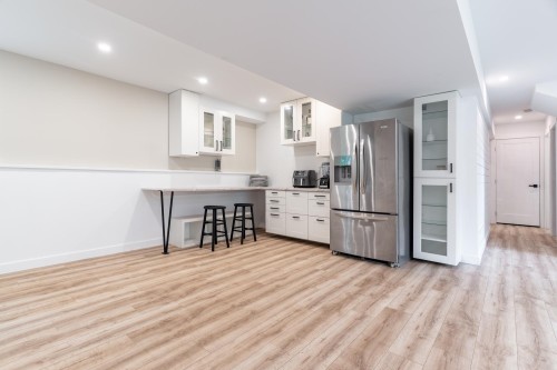24991 100 Avenue, Maple Ridge, BC - Indoor Photo Showing Kitchen