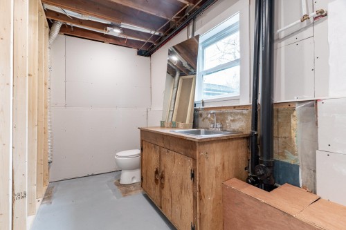 24991 100 Avenue, Maple Ridge, BC - Indoor Photo Showing Basement