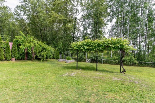 24991 100 Avenue, Maple Ridge, BC - Outdoor