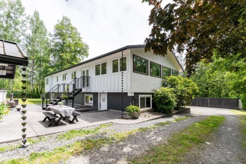 24991 100 Avenue, Maple Ridge, BC - Outdoor