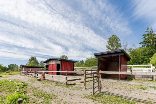 24991 100 Avenue, Maple Ridge, BC - Outdoor