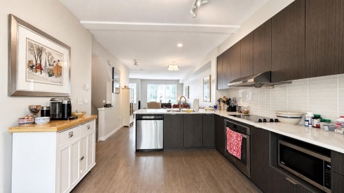 101-5550 Admiral Way, Delta, BC 