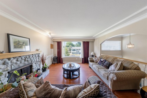 11914 212 Street, Maple Ridge, BC 