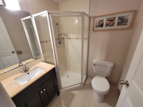 8374 11Th Avenue, Burnaby, BC - Indoor Photo Showing Bathroom