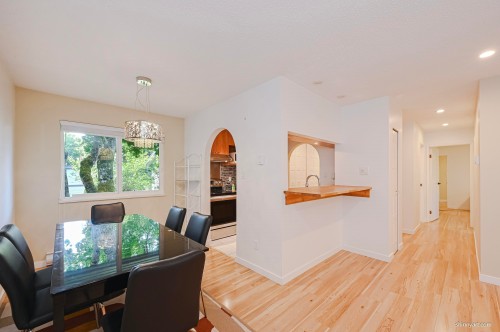 11656 Kingsbridge Drive, Richmond, BC - Indoor Photo Showing Dining Room