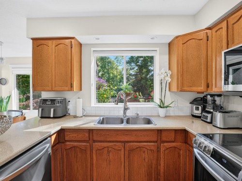 1498 Lansdowne Drive, Coquitlam, BC 