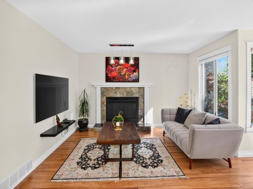 1498 Lansdowne Drive, Coquitlam, BC 