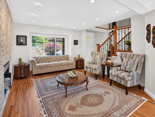 1498 Lansdowne Drive, Coquitlam, BC 