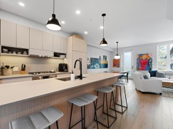 31-528 2nd Street E North Vancouver, BC V7L 0G8