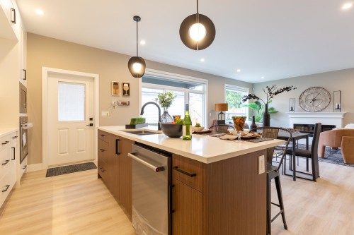 103-1211 Thomas Avenue, Coquitlam, BC 