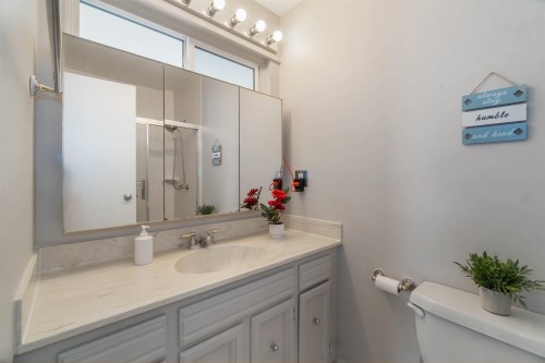 171 Edward Crescent, Port Moody, BC - Indoor Photo Showing Bathroom