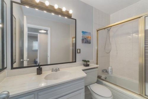 171 Edward Crescent, Port Moody, BC - Indoor Photo Showing Bathroom