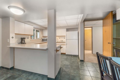 171 Edward Crescent, Port Moody, BC - Indoor Photo Showing Kitchen