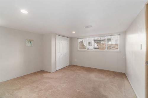 171 Edward Crescent, Port Moody, BC - Indoor Photo Showing Other Room