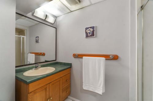 171 Edward Crescent, Port Moody, BC - Indoor Photo Showing Bathroom