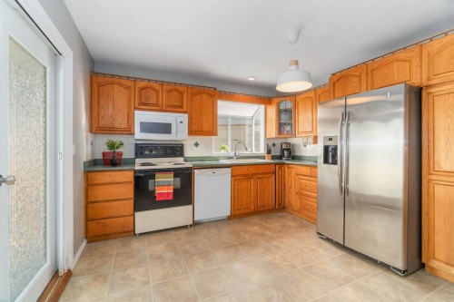 171 Edward Crescent, Port Moody, BC - Indoor Photo Showing Kitchen