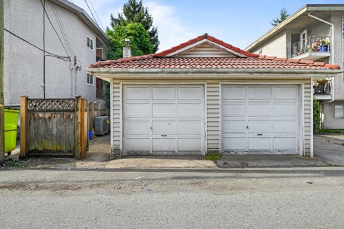 819 70Th Avenue W, Vancouver, BC 