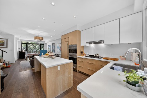 1088 7Th Avenue W, Vancouver, BC 