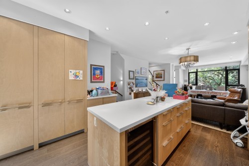 1088 7Th Avenue W, Vancouver, BC 