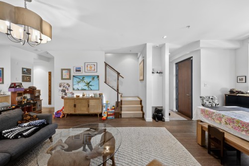 1088 7Th Avenue W, Vancouver, BC 