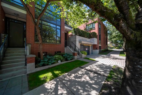 1088 7Th Avenue W, Vancouver, BC 