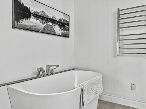 1074 Kilmer Road, North Vancouver, BC 