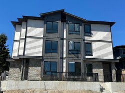 1-5915 Keith Street Burnaby, BC V5J 3C8