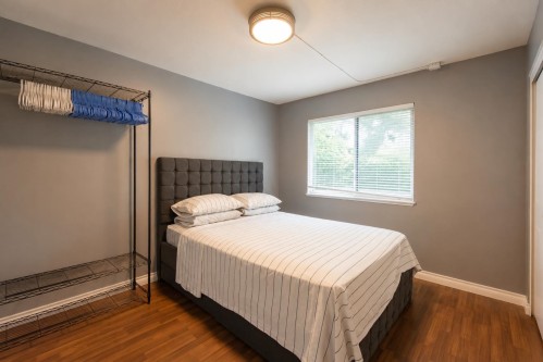 7231 Lucas Road, Richmond, BC - Indoor Photo Showing Bedroom