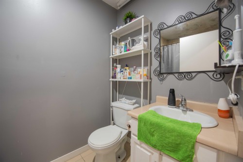 7231 Lucas Road, Richmond, BC - Indoor Photo Showing Bathroom