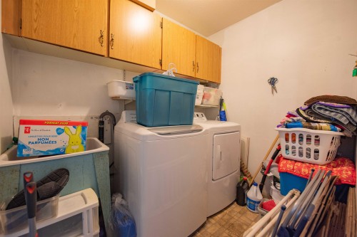 7231 Lucas Road, Richmond, BC - Indoor Photo Showing Laundry Room